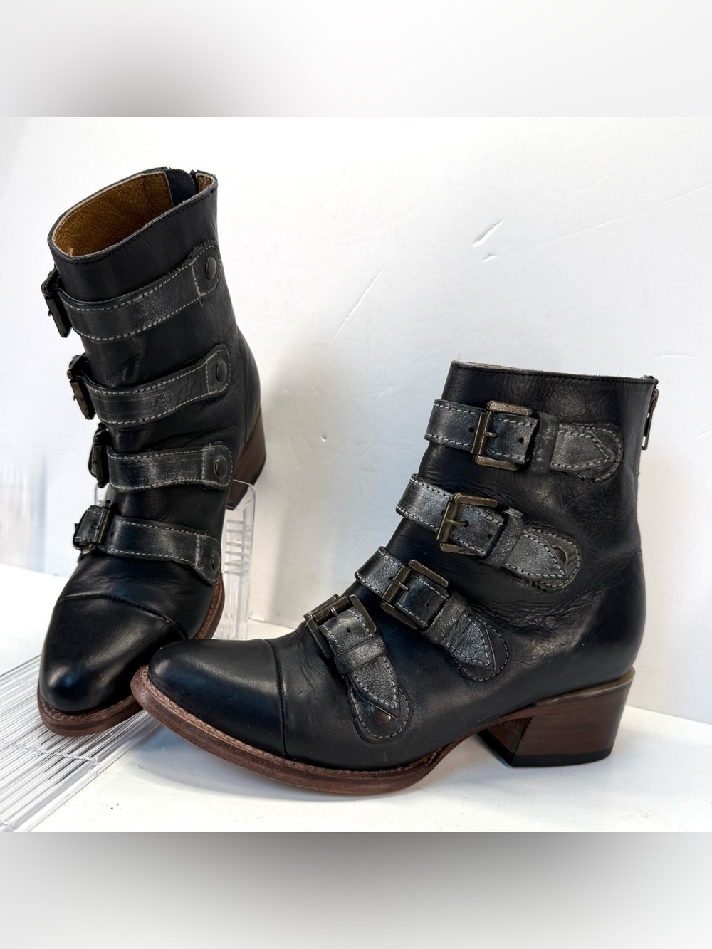 Freebird by Steven Sloan black leather Quad-Buckle back zip Boots women’s 7